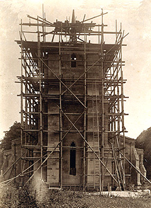 The west tower undergoing restoration about 1914 [Z467/15]